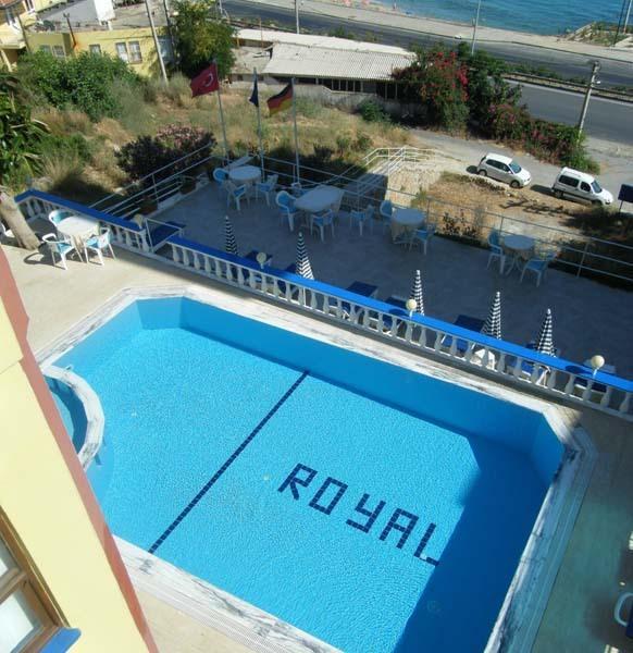 אלאניה Hotel Royal מראה חיצוני תמונה