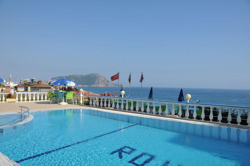 אלאניה Hotel Royal מראה חיצוני תמונה