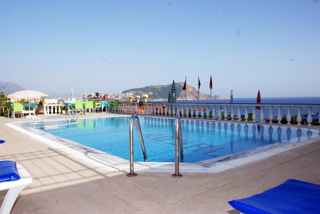 אלאניה Hotel Royal מראה חיצוני תמונה
