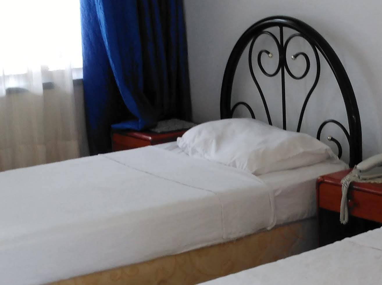 אלאניה Hotel Royal מראה חיצוני תמונה