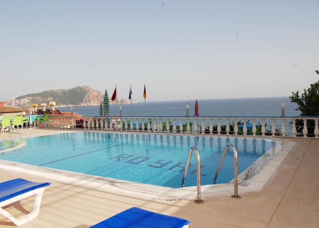 אלאניה Hotel Royal מראה חיצוני תמונה